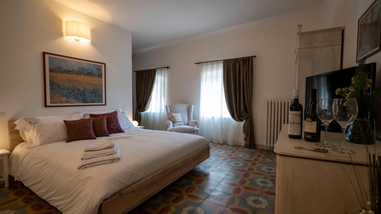 Locanda Dell'Oleificio Mezzane di Sotto ภายนอก รูปภาพ