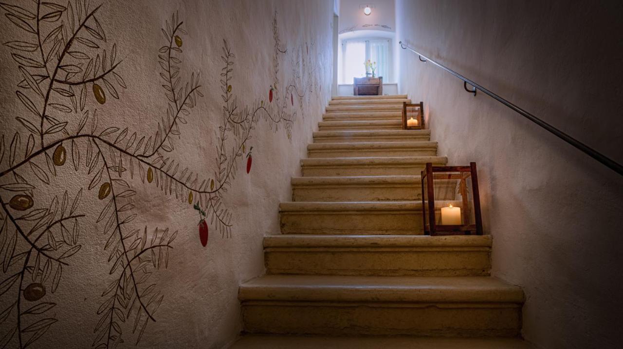 Locanda Dell'Oleificio Mezzane di Sotto ภายนอก รูปภาพ