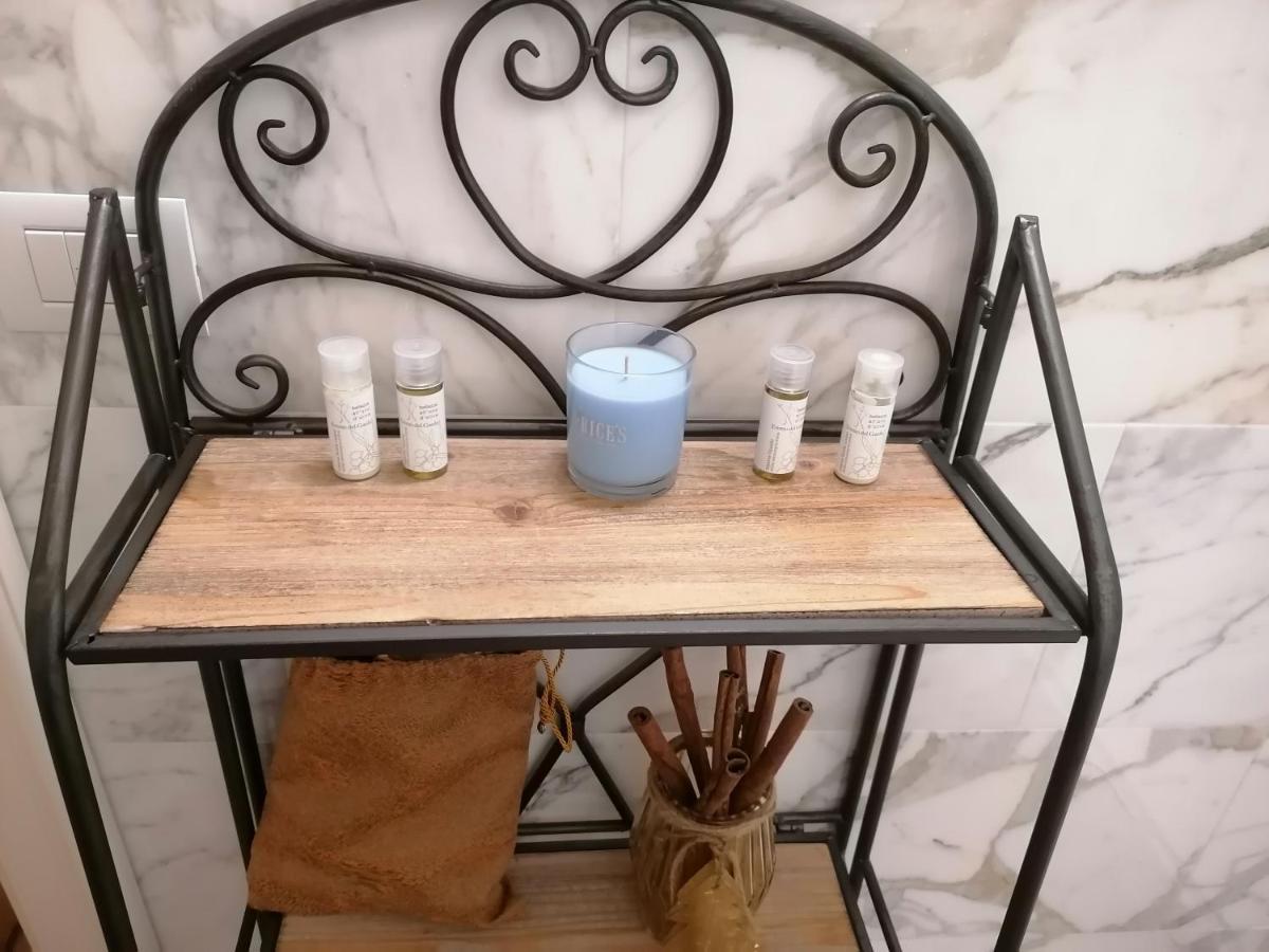 Locanda Dell'Oleificio Mezzane di Sotto ภายนอก รูปภาพ